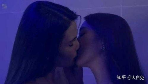 國產百合Les視頻,細膩情感與唯美畫面交織的視覺盛宴