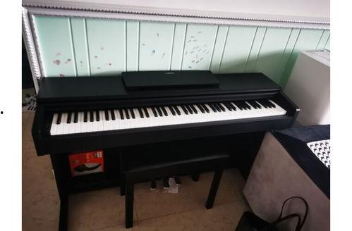 國產(chǎn)電鋼琴測評真實(shí)視頻,真實(shí)視頻揭秘品質(zhì)與性能！